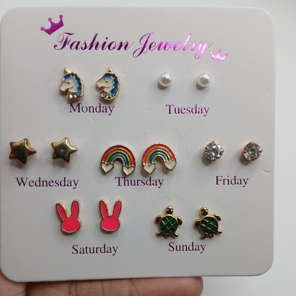 Days of the Week Earring Set for Girls (Unicorn, Stars and Bunnies Variety) - Picture 3 of 4